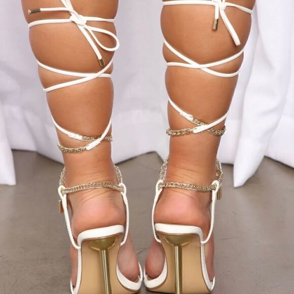 Fashion Nova Living Lavishly Heeled Sandals Sz 7 NIB White/Gold - Picture 5 of 9